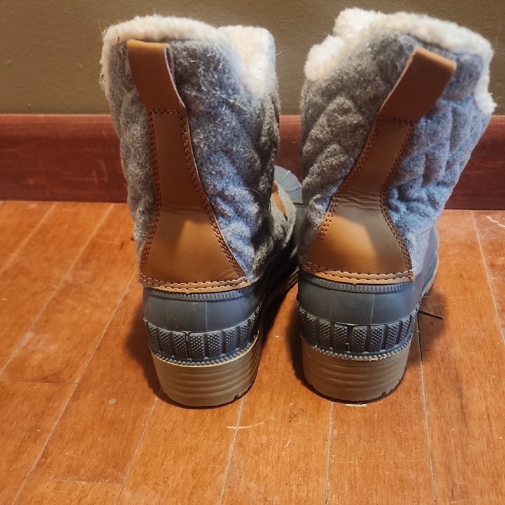Gray and Tan Winter Rain Boots with Fleece Lining - Picture 4 of 4